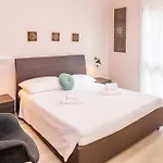 Giardinello Apartment
